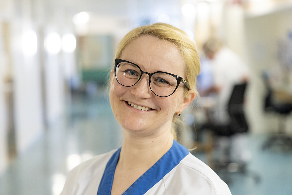Aiga Freiberga, sjuksköterska på ortopedavdelning 70B. Foto: Mikael Wallerstedt