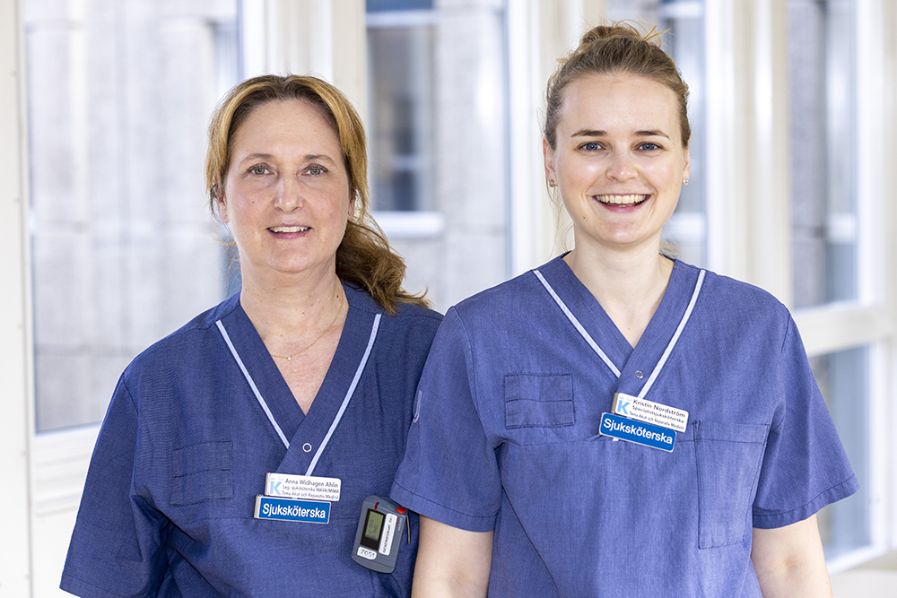 Anna Widhagen Ahlin, sjuksköterska på MIMA/MAVA och Kristin Nordström, biträdande universitetssjuksköterska på AKM i Huddinge. Foto: Gonzalo Irigoyen
