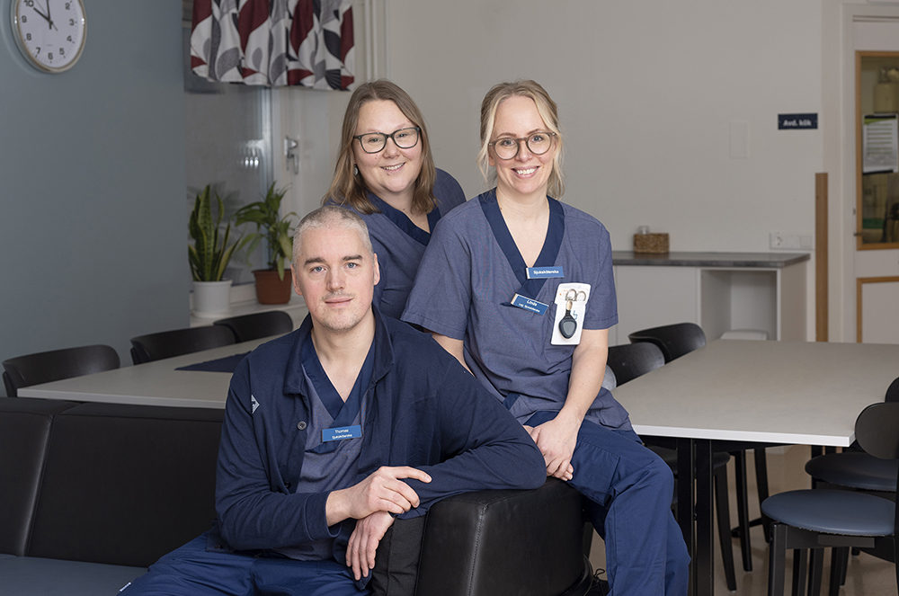 Thomas Rydén, Linda Prydz och Josefina Borgudd trivs både med sina kollegor och sina respektive patientgrupper. Foto: Anna Wilhelmsson