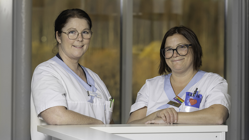 Ulrika Åström och Sara Lind är erfarna sjuksköterskor och brinner för att utveckla Lungkliniken. Foto: Magnus Stenberg