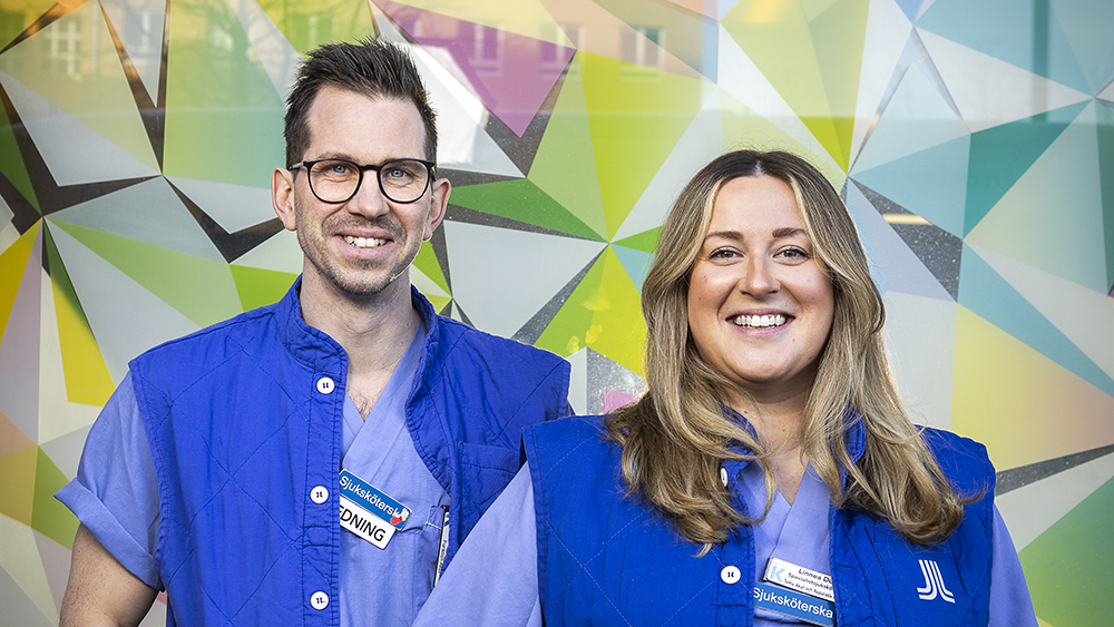 Jesper Wallin och Linnea Dufva Svensson på intensivakuten i Solna. Foto: Johan Marklund