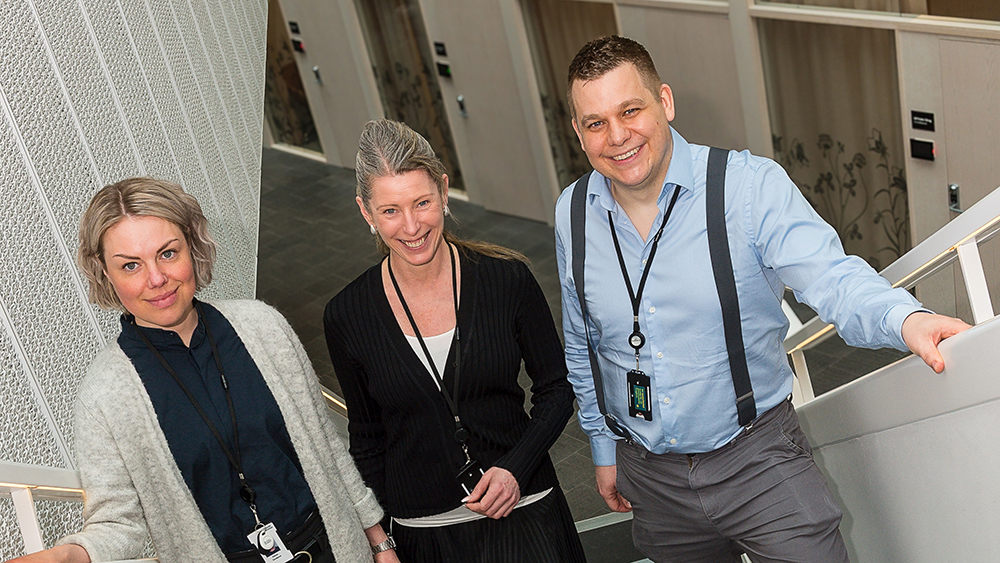 Hanna Sandlund-Lööf, områdeschef, Magdalena Nyman, avdelningschef för avdelning hälso- och sjukvård och Tobias Molander, områdeschef i Uppsala kommun. Foto: Dan Pettersson / DP-Bild